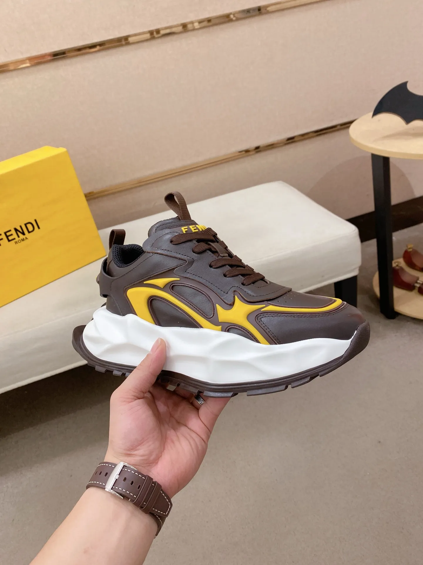 Factory price 580💰 FENDI new model (Fendi) official website 1:1 copy 👊🏻Upper 🇮🇹Imported cowhide🇩🇪Inside imported breathable mesh lining. The original outsole is molded to reflect the identity of every man, and the upper foot is elegant and stable🚶🏻🚶🏻The high-end custom counter original replica📯The shoe last remains unchanged regardless of wind and rain, and can withstand the verification of time🔍️,🔵 Size: 39-45. Can be customized 38-46 non-refundable and non-exchangeable!